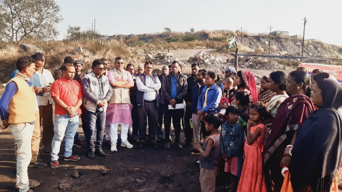 रैयतों एवं मजदूरों कोयला इस्पात मजदूर पंचायत का अनिश्चित कालीन बंदी वार्ता के बाद समाप्त..